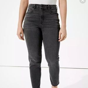 American Eagle Curvy Mom Jeans 6 Short